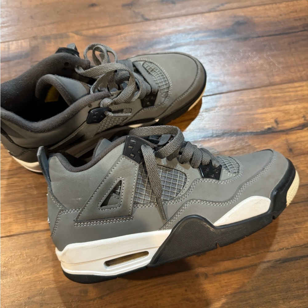 Jordan 4s